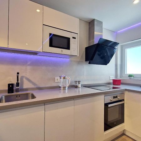 Emerald Apartment - Spacious Modern 2 Bedroom Беналмадена Екстериор снимка